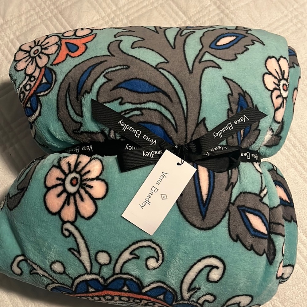Vera Bradley Throw Blanket New with tags